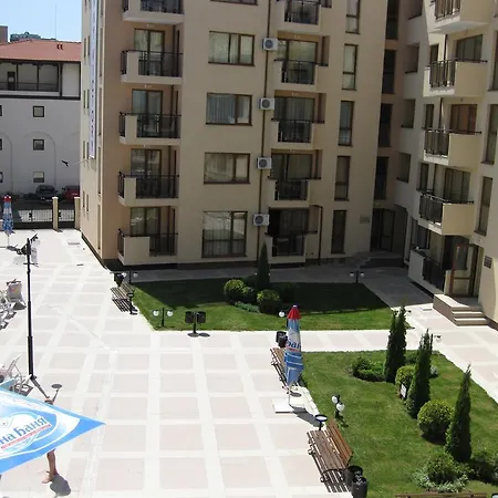 Sunny Victory Mariya Apartment *